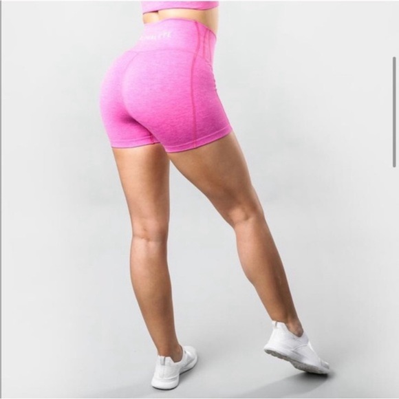 Alphalete Pants - 🩷Alphalete~Revival R6 Shorts